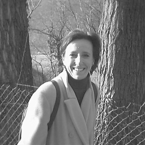 Socia dal 1985.
Laurea in Filosofia.